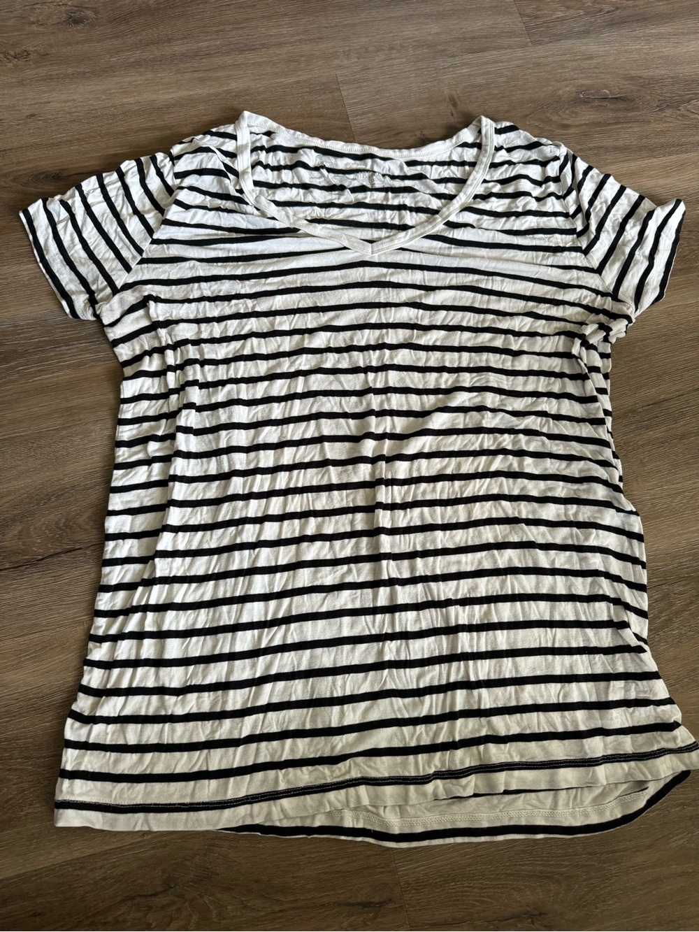 Women's XXL Black & White Striped V-Neck Tee